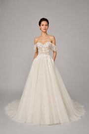 IvorlyLiningandIvory LaceWeddingdressselinawedding20260809